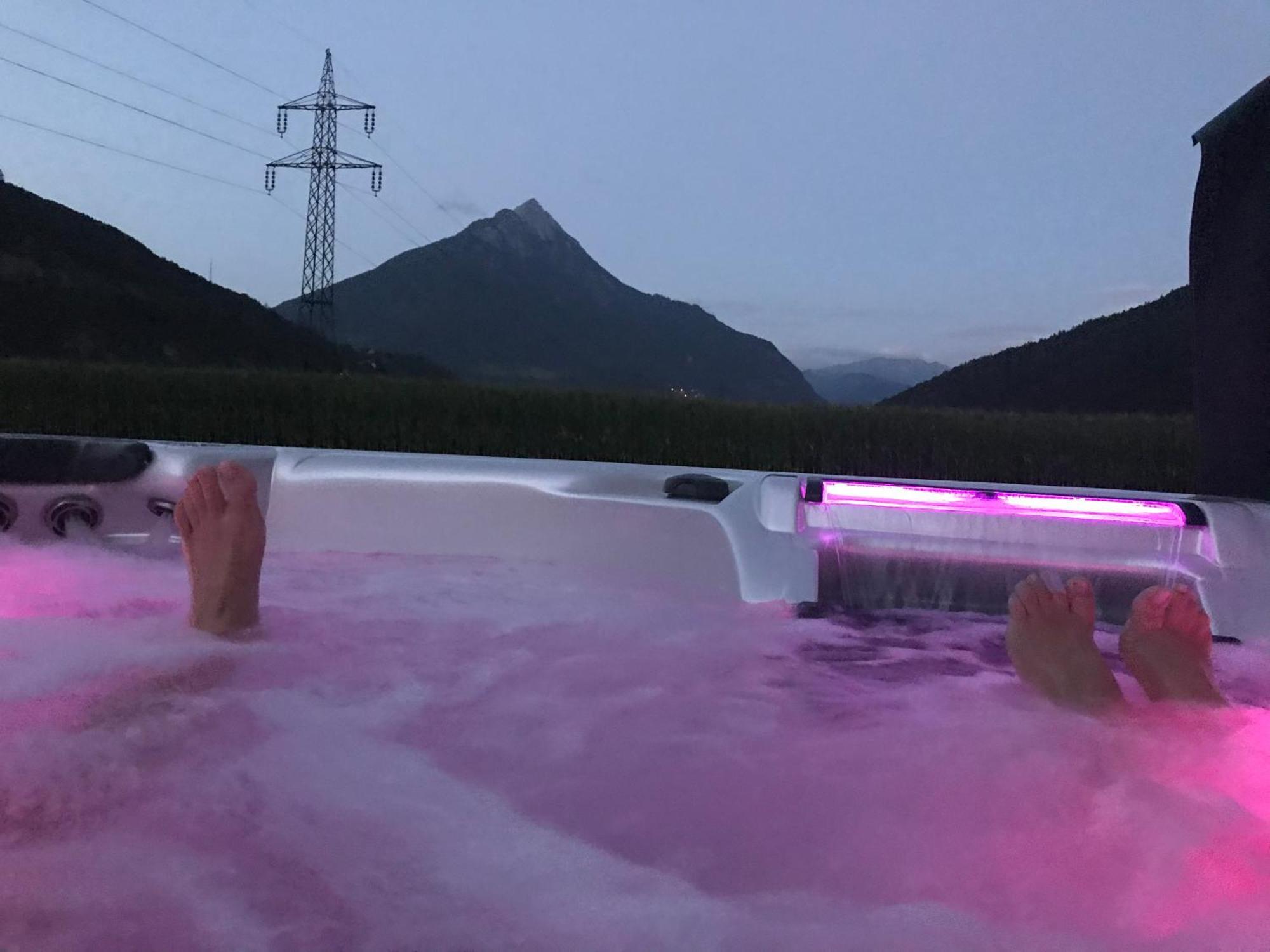 Deluxefort Fuer 10 Gaeste Mit Eigenem Whirlpool Und Fasssauna Imst Zewnętrze zdjęcie